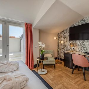 Deluxe Zimmer mit Kingsize-Bett